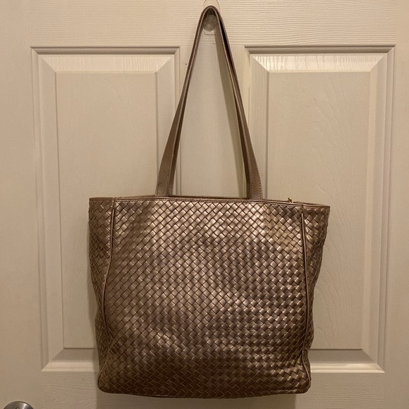 Cole Haan leather, basket weave,shoulder Bag. Made in Italy 🇮🇹 - Picture 5 of 9